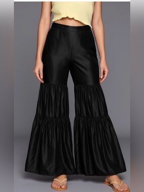 ⭐️NWT Sani Sharara Wide Leg Elegant Pants⭐️
